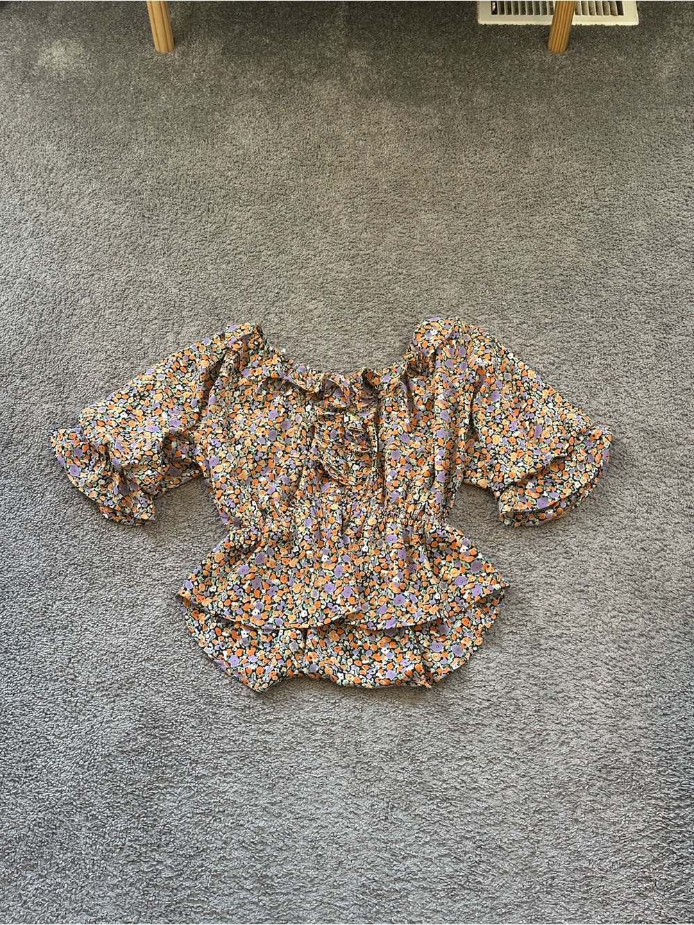Entro floral ruffle peplum top small